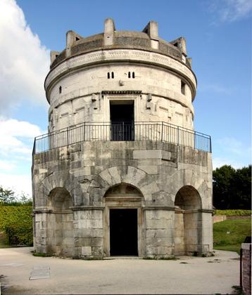 Mausoleo di Teodorico di Ravenna slide