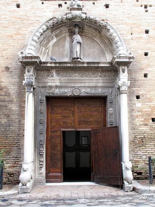 Portale Chiesa Sant