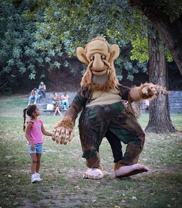 ALICE IN WONDERLAND: IL FAITO COME PAESE DELLE MERAVIGLIE slide