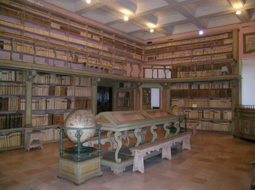 Biblioteca Gambalunga slide