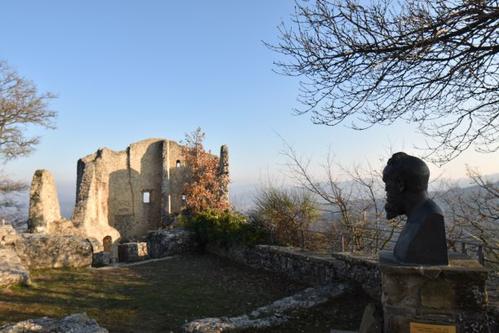 CASTELLO DI CANOSSA E MUSEO NAZIONALE NABORRE CAMPANINI slide