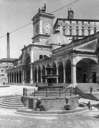 Piazza Libertà slide