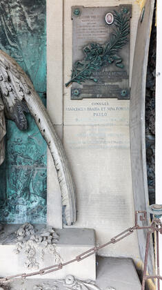 Monumento funebre della Tomba Brayda slide