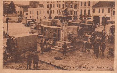 Pilastro lapideo con Leone alato di San Marco sito in Piazza Castello slide