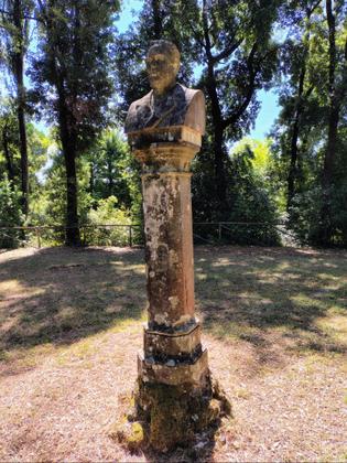 VILLA CHIGI SARACINI E PARCO MONUMENTALE slide