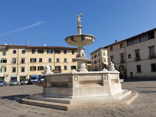 Fontana del Pescatorello slide