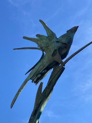 Monumento a Papa Giovanni XXIII in bronzo, dello scultore Tomaso Pizio di Bergam slide