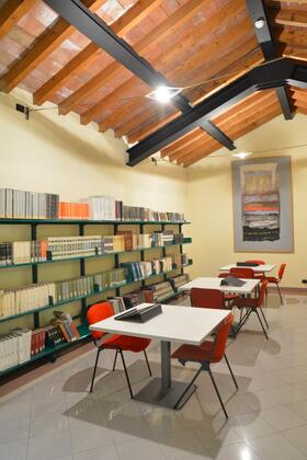 Biblioteca Comunale Carlo Bertolazzi slide