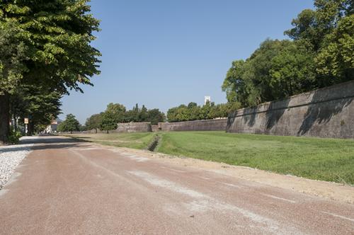 Complesso delle Mura urbane slide