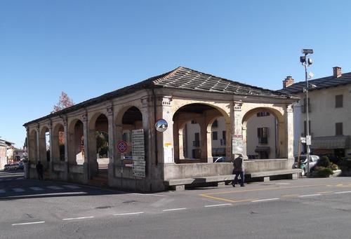 Ala comunale (mercato coperto) di Piazza San Marcellino slide