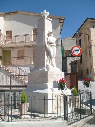 MONUMENTO AI CADUTI IN LOCALITA