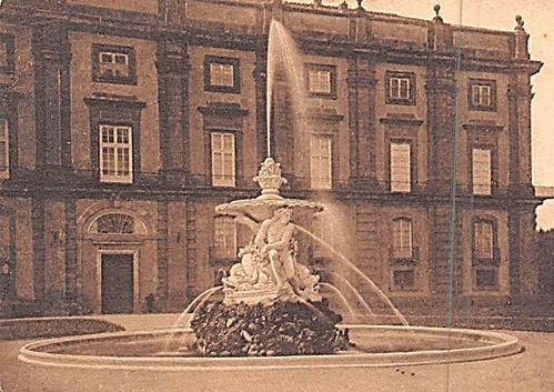 Restauro della fontana del belvedere nel parco del Museo di Capodimonte slide