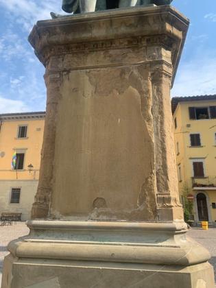 MONUMENTO STATUA DI GIOTTO slide