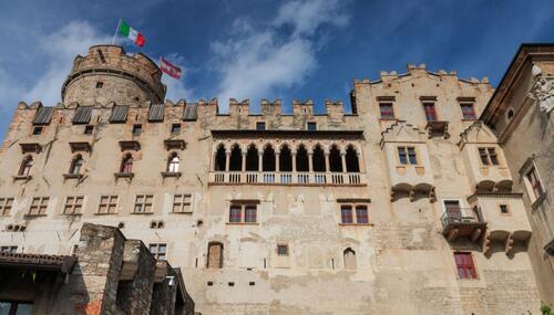 Castello del Buonconsiglio. Monumenti e collezioni provinciali slide