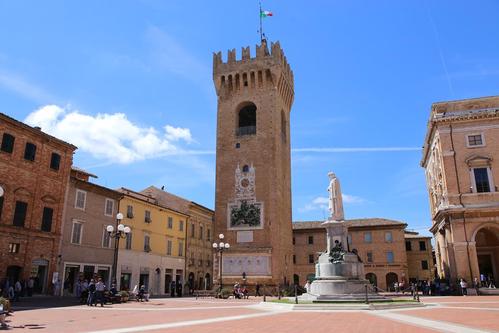 TORRE CIVICA "LA TRASLAZIONE DELLA SANTA CASA" E "QUADRANTE DELL