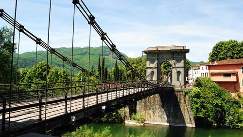 PONTE DELLE CATENE IN LOCALITA’ FORNOLI E CHIFENTI (LU). slide