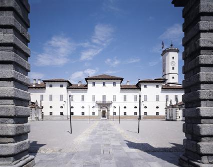 Palazzo Arese Borromeo-Sala del Castello slide