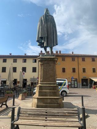 MONUMENTO STATUA DI GIOTTO slide