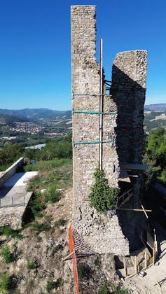 Torre Civica di Lunano slide