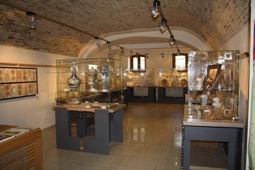 Museo delle Ceramiche slide