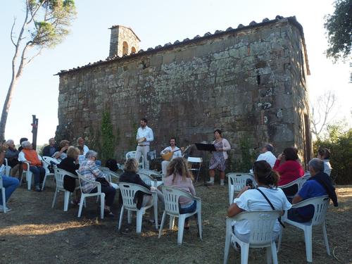 Cappella vecchia di San Michele a Luciano slide