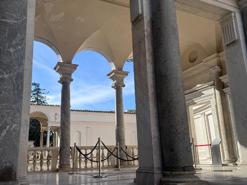 La Loggia rinascimentale di Bartolomeo Ammannati slide