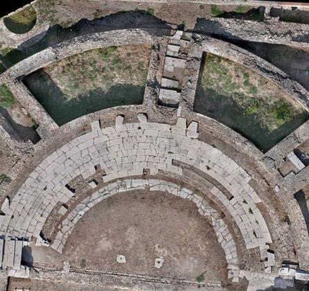 Area archeologica della città antica di Albintimilium slide