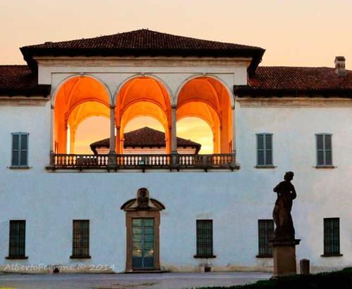 Palazzo Arese Borromeo-Sala del Castello slide