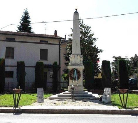 Monumento ai Caduti di San Martino in Campo slide