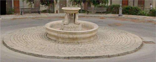 Fontana dei Tritoni di Piazza Giordano Bruno a San Biagio slide