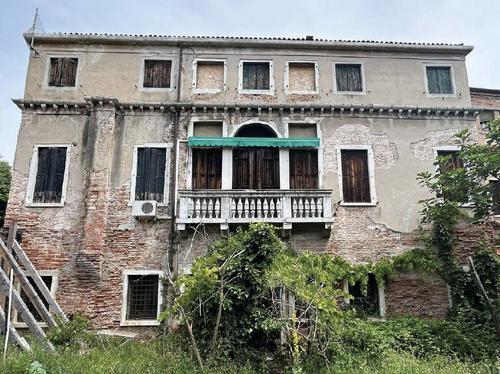 Casa Ex Naager slide