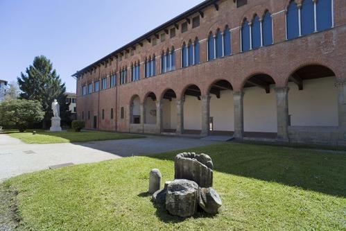 Musei nazionali di Villa Guinigi e Palazzo Mansi slide