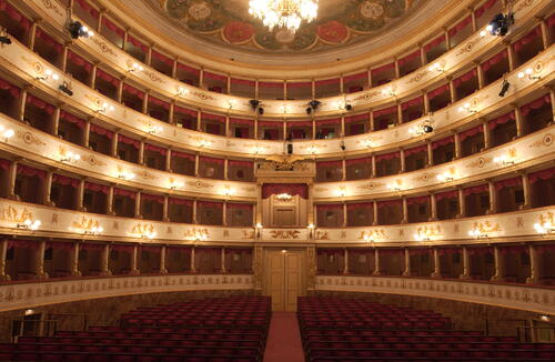 Fondazione Teatro Comunale di Modena slide