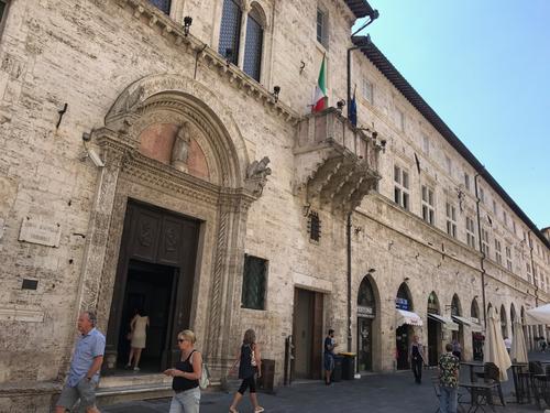 Affresco di Palazzo di Giustizia slide