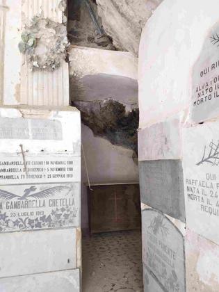 CHIESA RUPESTRE DI SAN MICHELE ARCANGELO slide