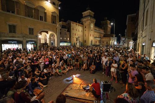 Ferrara Buskers Festival slide