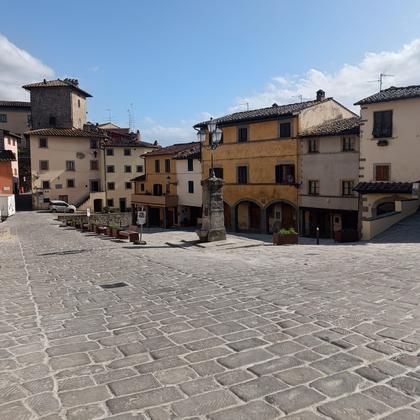 PIAZZA GHIBERTI - PELAGO slide