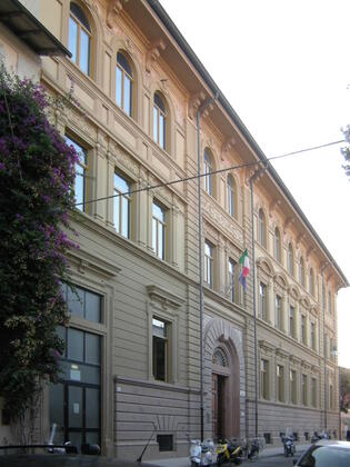Liceo Classico "G. Carducci" di Viareggio slide