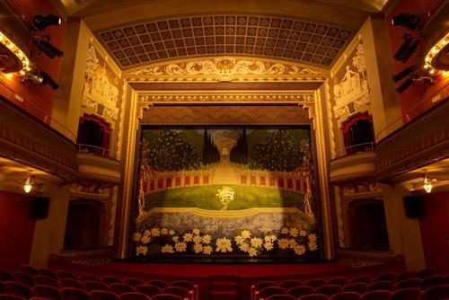 Teatro Puccini - Stadttheater slide