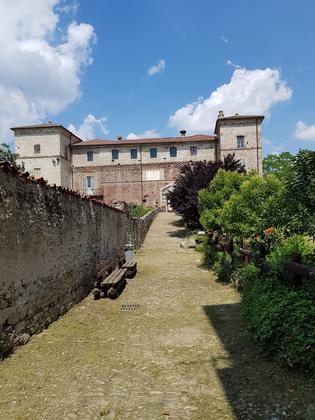 Complesso monumentale del Castello dei Marchesi del Carretto slide