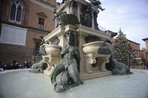 Fontana del Nettuno slide