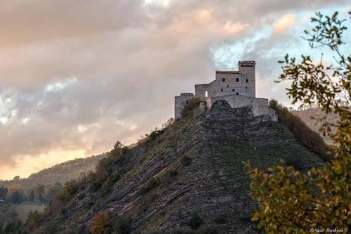 Rocca Varano slide