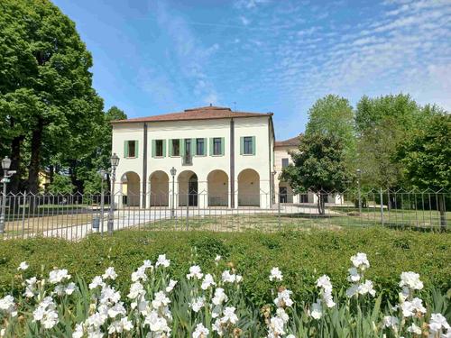 Biblioteca Civica di Albignasego slide