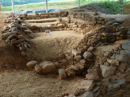 Parra Oppidum degli Orobi - Parco archeologico e Antiquarium slide