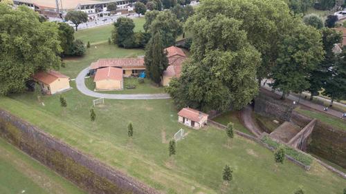 Villaggio del Fanciullo - Casermetta del Baluardo San Pietro, Mura di Lucca slide