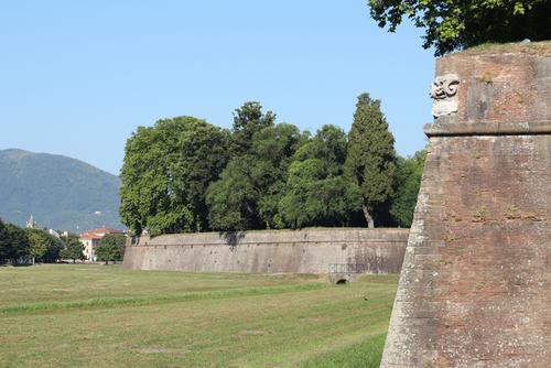 Complesso delle Mura urbane slide