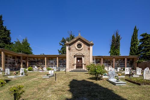 Chiesa del cimitero di Santa Paola slide