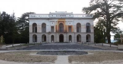 VILLA LA QUIETE (O VILLA SPADA) - GIARDINO E STRUTTURE FRONTE VILLA slide