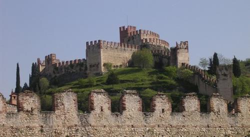 Cinta muraria di Soave slide