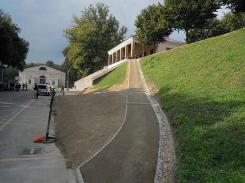 Complesso delle Mura urbane slide